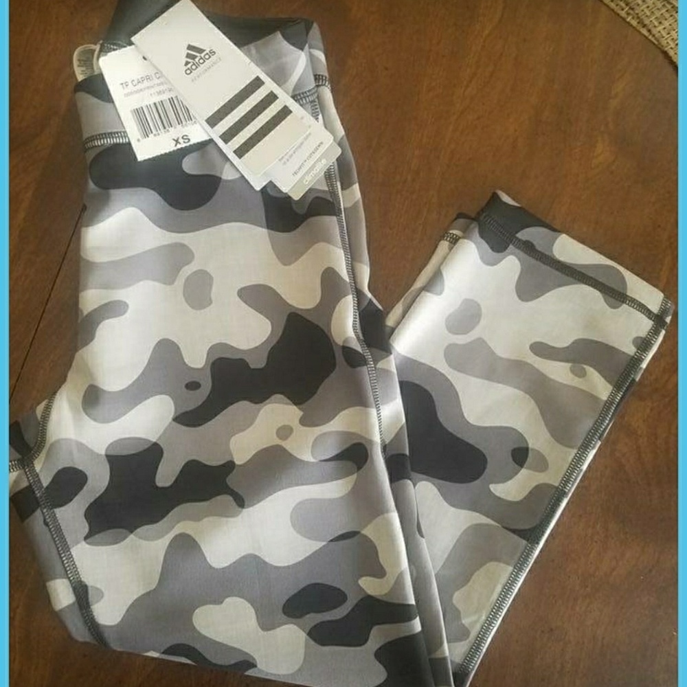 NWT Adidas Climalite Camo Capris XS